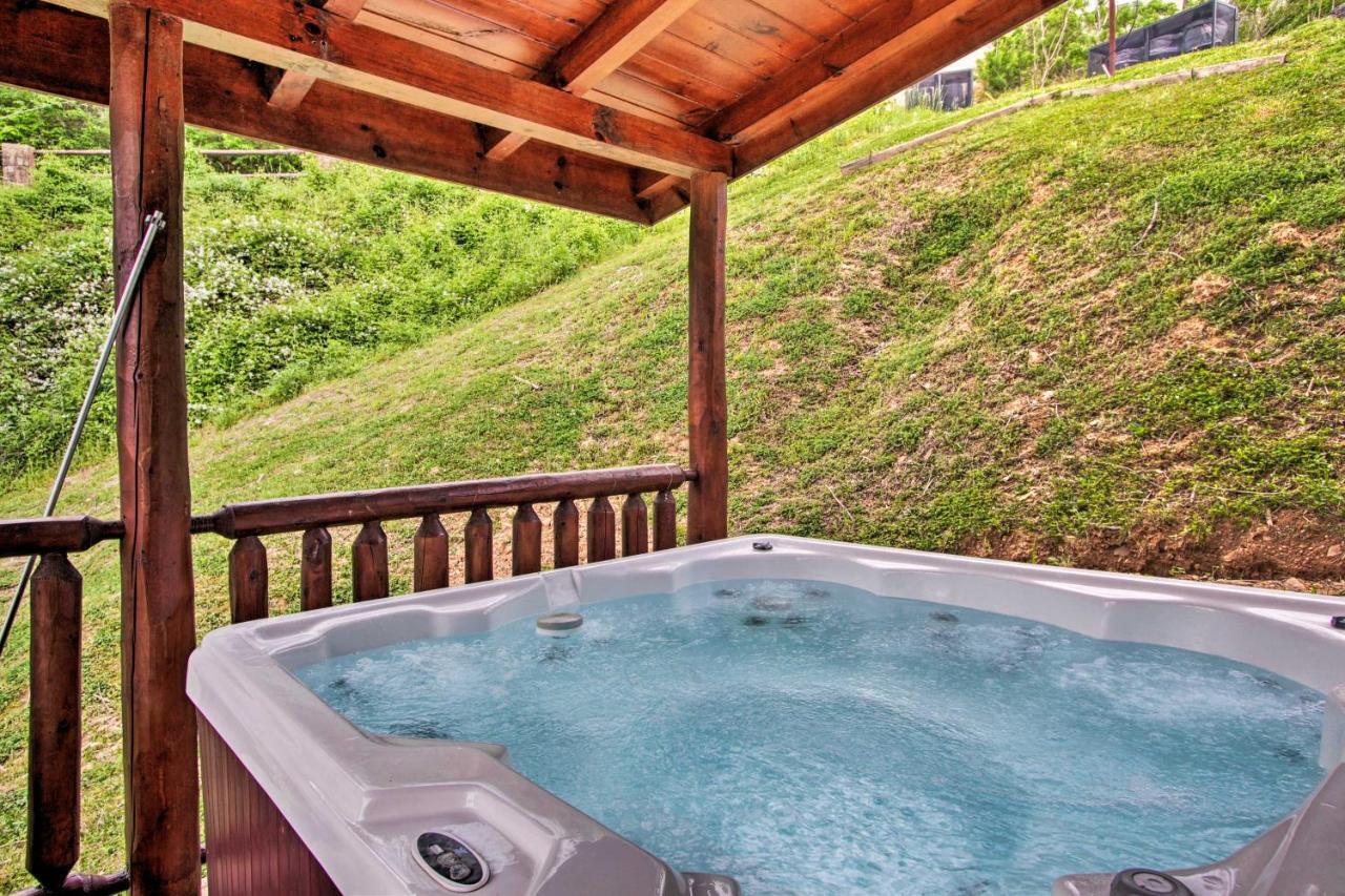 Expansive Gatlinburg Cabin Hot Tub, Deck And Grill! Buitenkant foto